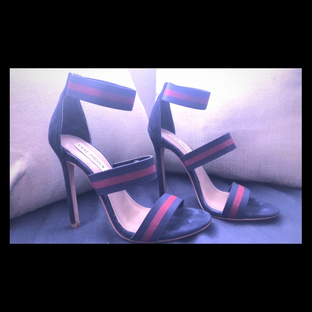 Steve Madden - Size 7 Gorgeous Navy and Maroon